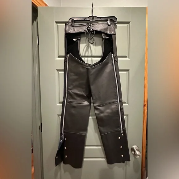 Harley-Davidson women’s black leather riding chaps, size s - Picture 2 of 7